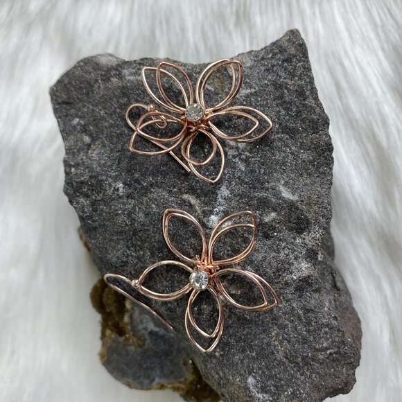 Rose Gold Tone Wire Flower Earrings Rhinestone Floral Dangle & Drop Earrings - Picture 2 of 6